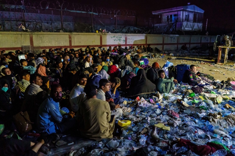 Ảnh: Kabul tang thương và hỗn loạn sau vụ đánh bom đẫm máu