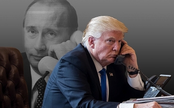 he lo ve cuoc goi nho cua ong putin khien tong thong trump noi doa quat vao mat co van