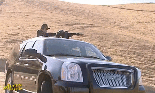 tong thong turkmenistan tro tai thien xa voi sung minigun tren hoang mac