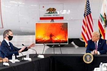 Tổng thống Trump tuyên bố gây sốc: Cháy rừng do nổ cây, cần thường xuyên dọn dẹp lá khô