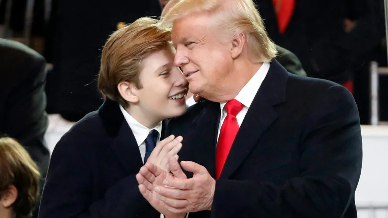 "Hoàng tử Nhà Trắng" Barron Trump từng nhiễm Covid-19