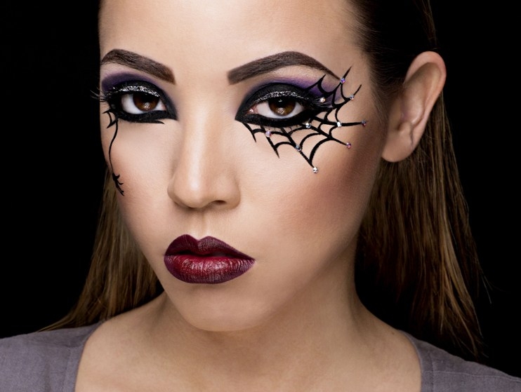 Bỏ túi những cách trang điểm cực ấn tượng cho mùa Halloween năm nay