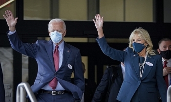 Ứng cử viên Biden đi bỏ phiếu sớm tại bang Delaware