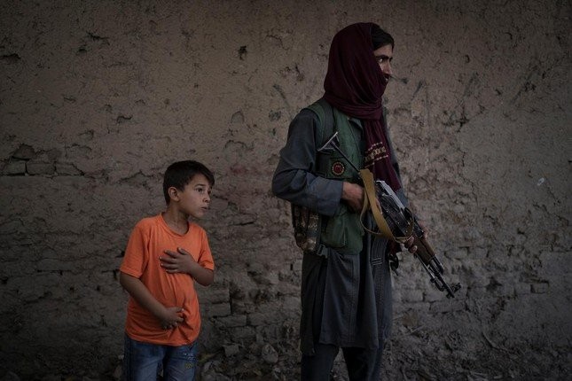 Taliban xuống đường duy trì trật tự ở thủ đô Kabul