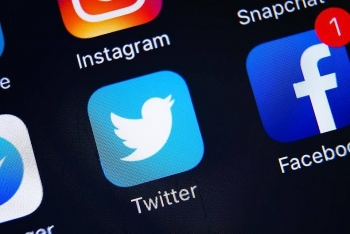 Twitter và Facebook thẳng tay gắn cờ bài đăng của ông Trump, thậm chí 
