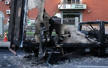 Brazil: 30 tên cướp dùng thuốc nổ phá két để cướp ngân hàng, xả súng vào cảnh sát khi bị truy đuổi