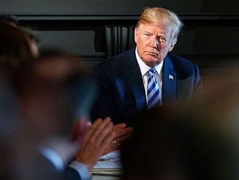 Tổng thống Trump dọa phủ quyết dự luật NDAA nếu bảo vệ các công ty Internet