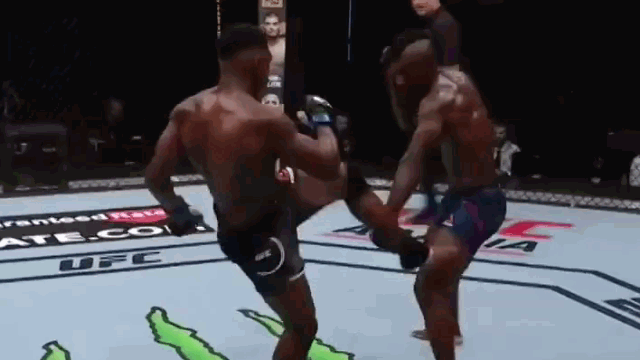 Video: Võ sĩ hạ knock out đối thủ bằng cú đá "siêu ảo"