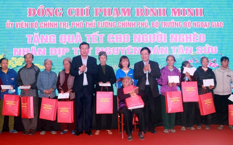 Cả nước chung tay chăm lo Tết cho người nghèo, gia đình chính sách