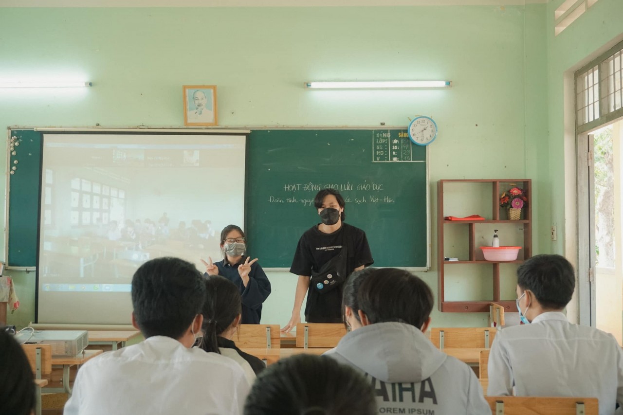 SNUSR và KCCC bảo dưỡng 10 hệ thống lọc nước trong các trường học tại Bình Định