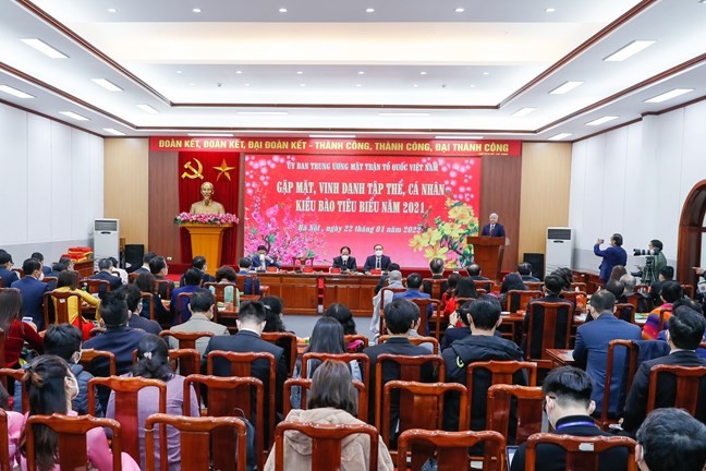 Vinh danh 33 tập thể, 45 cá nhân kiều bào kiêu biểu năm 2021