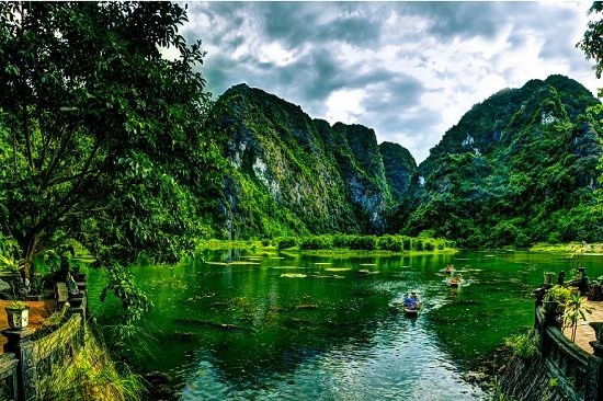 Ninh B&igrave;nh nằm trong top những gợi &yacute; h&agrave;ng đầu khi kh&aacute;m ph&aacute; Việt Nam từ mặt nước