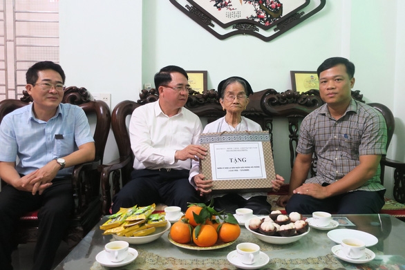 TP.Hải Phòng thăm, tặng quà và trợ giúp cho 53.538 người nghèo TP.Hải Phòng thăm, tặng quà và trợ giúp cho 53.538 người nghèo