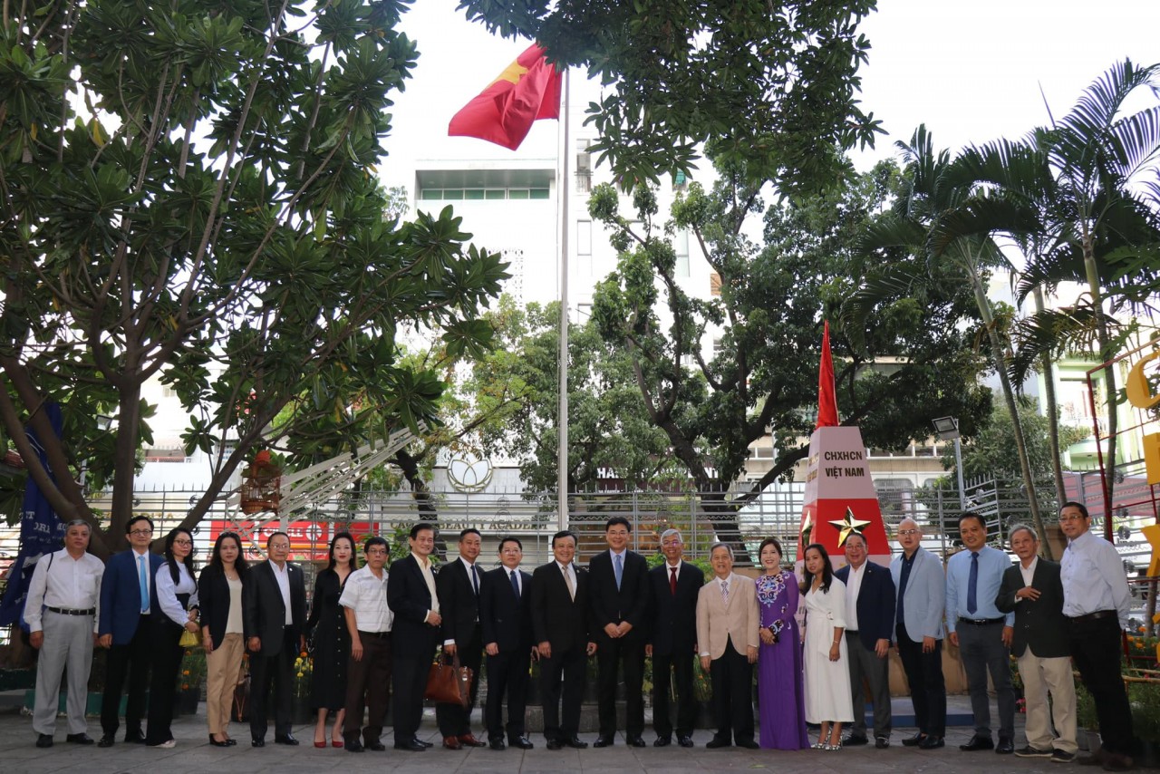 Việt kiều mong muốn doanh nghiệp trong nước đẩy mạnh chuyển đổi số, hiểu luật pháp quốc tế