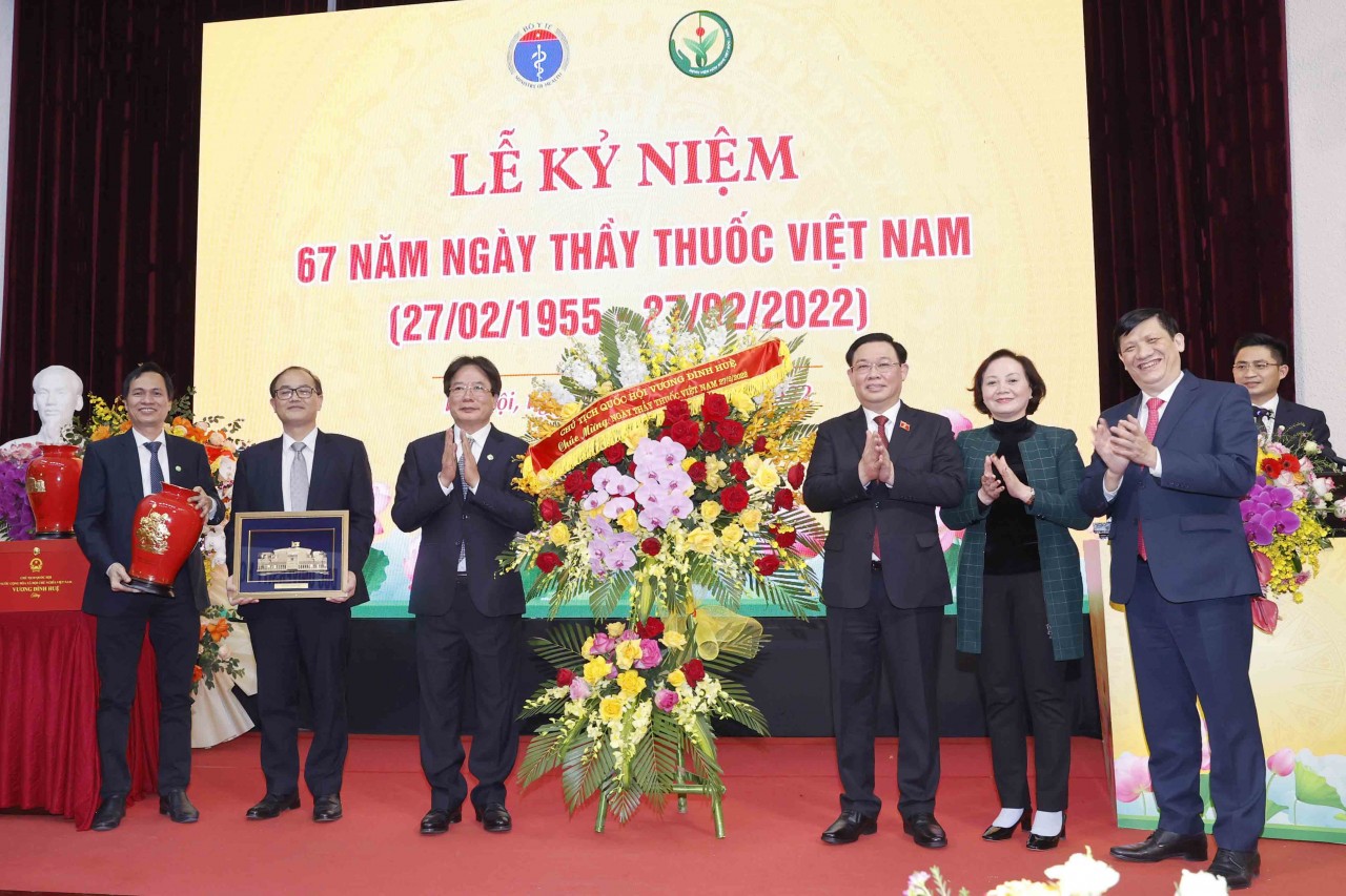 Lãnh đạo Đảng, Nhà nước thăm, chúc mừng ngày thầy thuốc Việt Nam