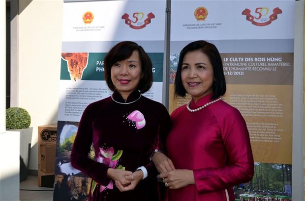 Phai doan Viet Nam tai Geneva to chuc quyen gop ung ho Truong Sa hinh anh 1
