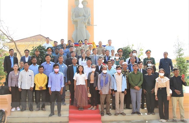 Khanh thanh cong trinh nang cap Dai Huu nghi Campuchia-Viet Nam hinh anh 4