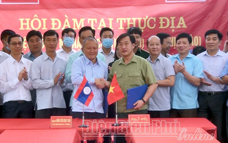 Hội đàm mở lối mở khu vực mốc 65 biên giới Việt - Lào tạo thuận lợi cho nhân dân hai nước lưu thông