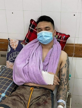 Tin Showbiz Việt ngày 21/4: Khắc Việt gãy tay do chơi thể thao, Nhà thơ Hoàng Nhuận Cầm qua đời