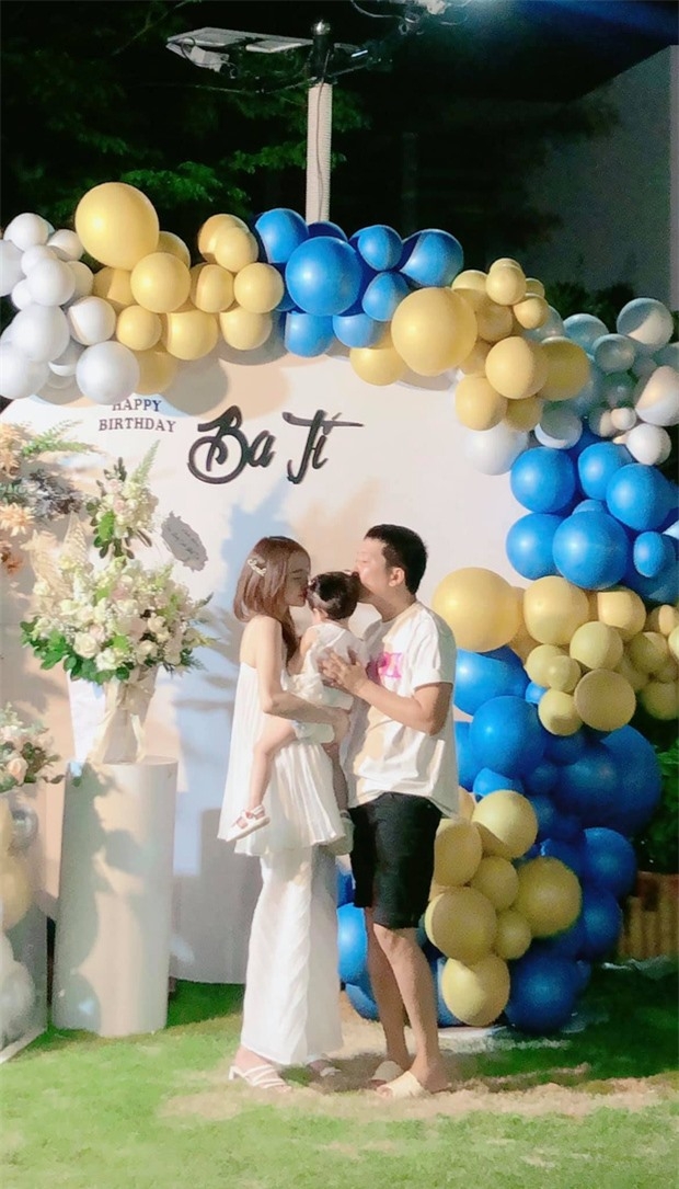 Tin Showbiz Việt ngày 27/4: Nhã Phương có động thái đầu tiên sau loạt ồn ào, Du Uyên bóc mẽ Đạt G giả dối