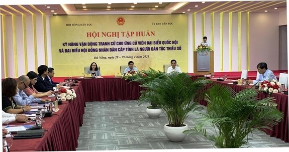 Tập huấn kỹ năng vận động bầu cử cho người dân tộc thiểu số
