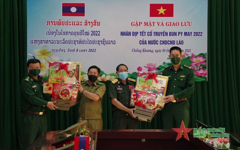 Sơn La chúc Tết cổ truyền Bunpimay tỉnh Hủa Phăn (Lào)