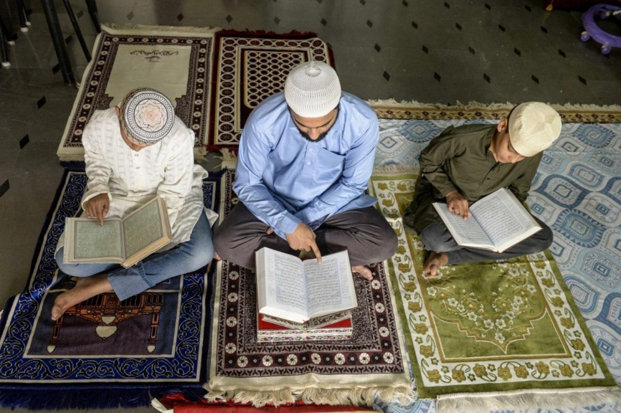 Hình ảnh những tín đồ Hồi giáo trên khắp thế giới đón tháng lễ Ramadan
