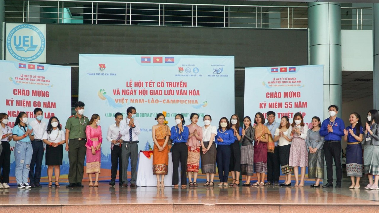 3.000 sinh viên Việt Nam - Lào - Campuchia tại TP.HCM giao lưu văn hoá và đón Tết cổ truyền