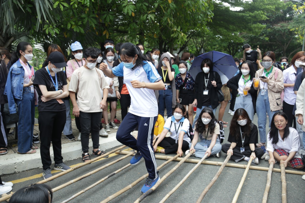 3.000 sinh viên Việt Nam - Lào - Campuchia tại TP.HCM giao lưu văn hoá và đón Tết cổ truyền