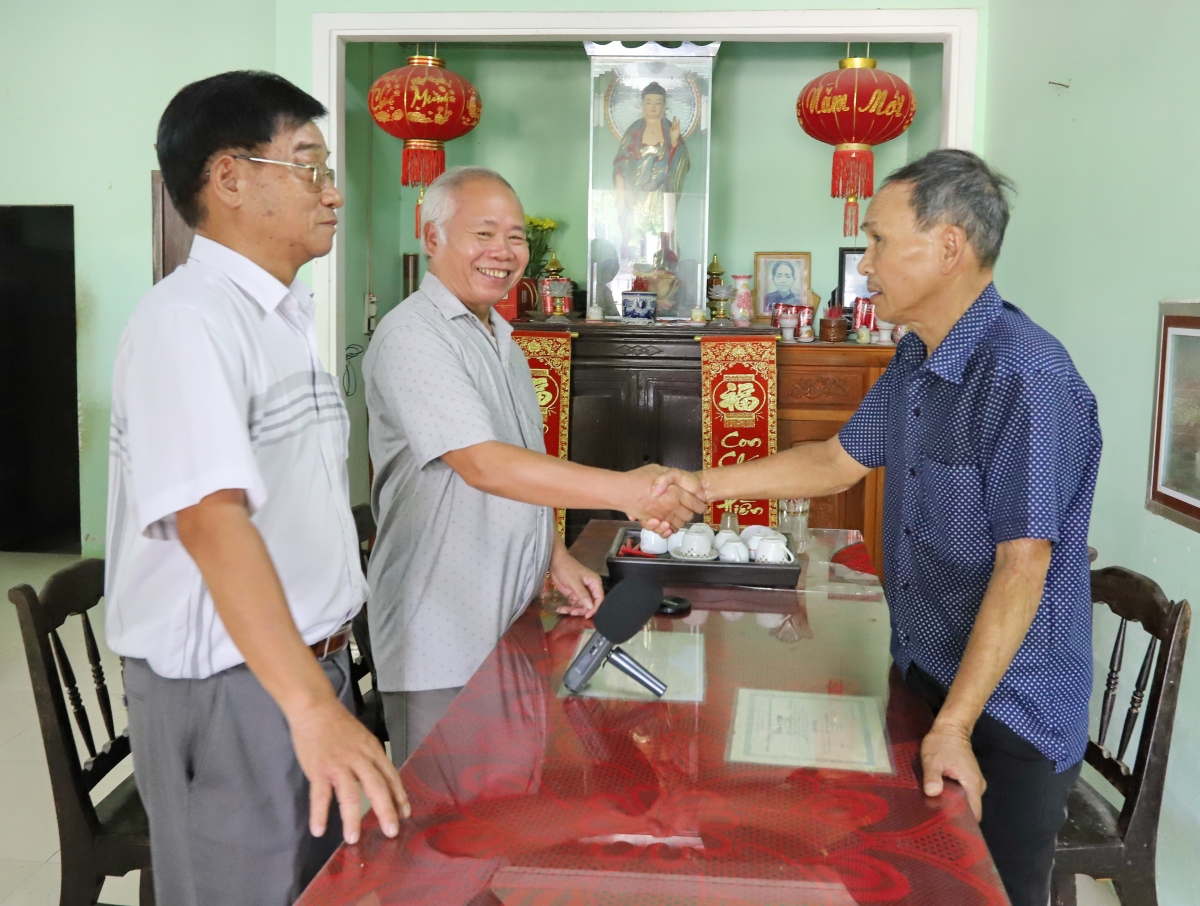 hoa hop dan toc qua cau chuyen sy quan cach mang cuu gan 30 linh vnch hinh anh 3