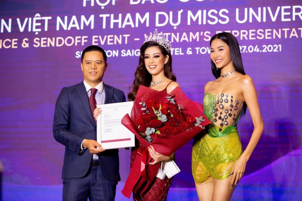 Tin Showbiz Việt ngày 2/5: Ngọc Trinh bị 
