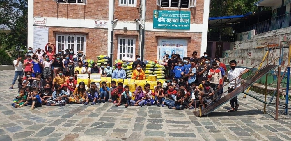 Việt Nam trao tặng 30.000 USD cho Chính phủ và nhân dân Nepal phòng chống dịch COVID-19