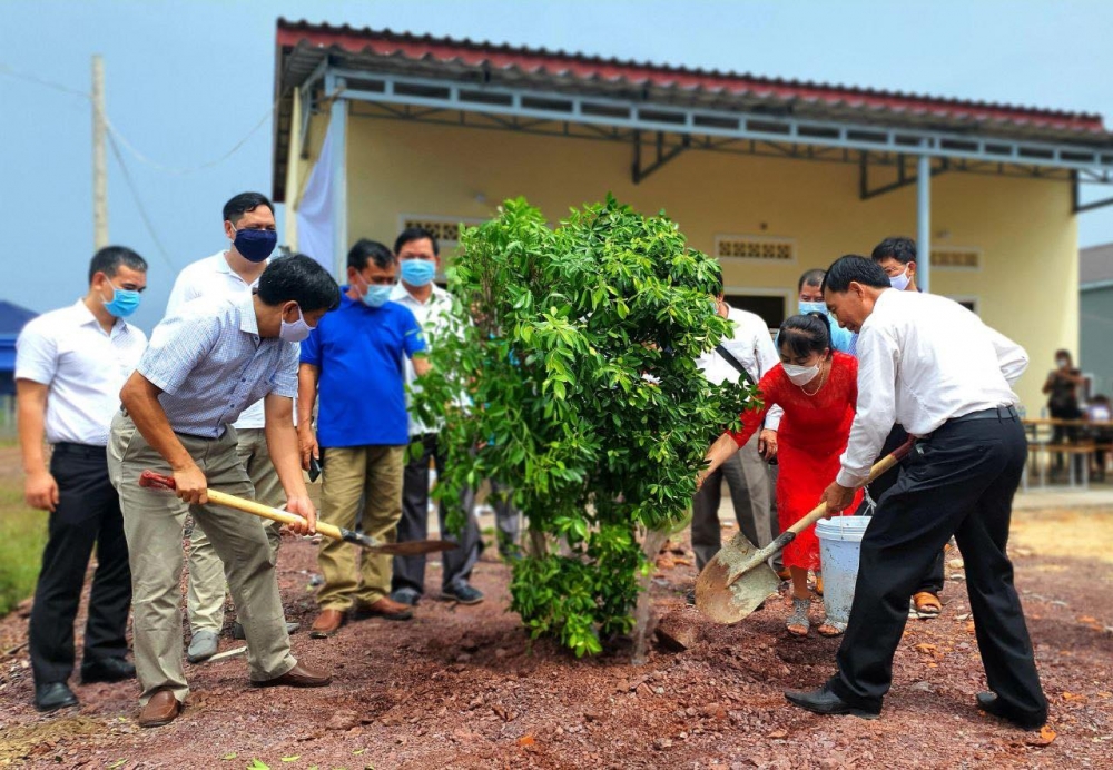Khánh thành Nhà sinh hoạt cộng đồng cho bà con gốc Việt tỉnh Kampot (Campuchia)