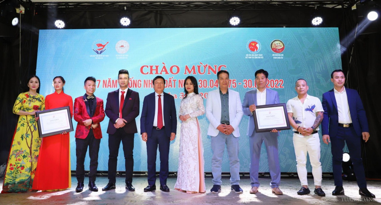 Cộng đồng người Việt tại Séc kỷ niệm 47 năm ngày Giải phóng miền Nam thống nhất đất nước