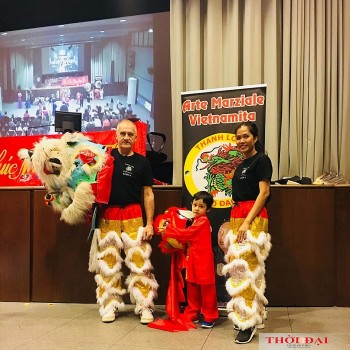 cap vo chong viet italia va dam me truyen ba vo co truyen viet nam ra the gioi