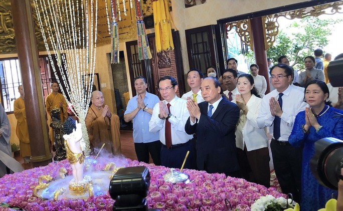 Chủ tịch nước chúc mừng chức sắc Giáo hội Phật giáo Việt Nam tại TP Hồ Chí Minh