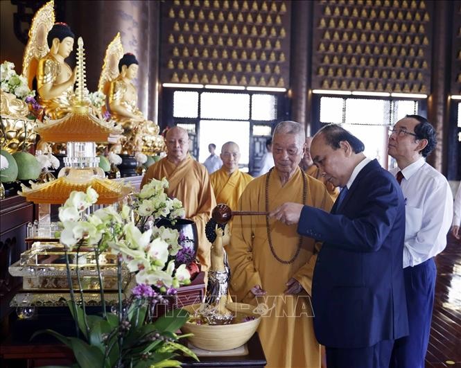 Chủ tịch nước chúc mừng chức sắc Giáo hội Phật giáo Việt Nam tại TP Hồ Chí Minh
