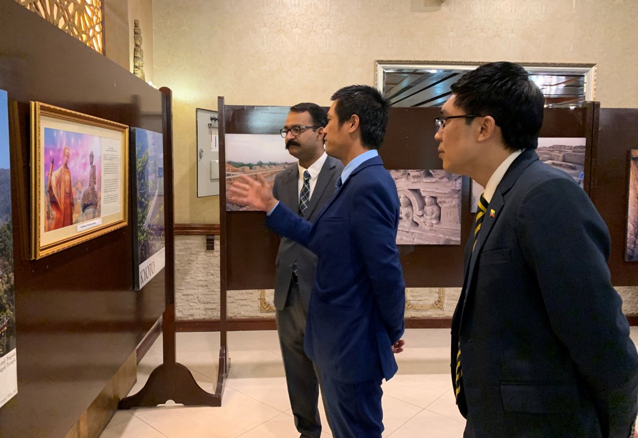 Đại sứ quán Việt Nam tại Pakistan dự Triển lãm giới thiệu về Đạo Phật và các di sản Phật giáo