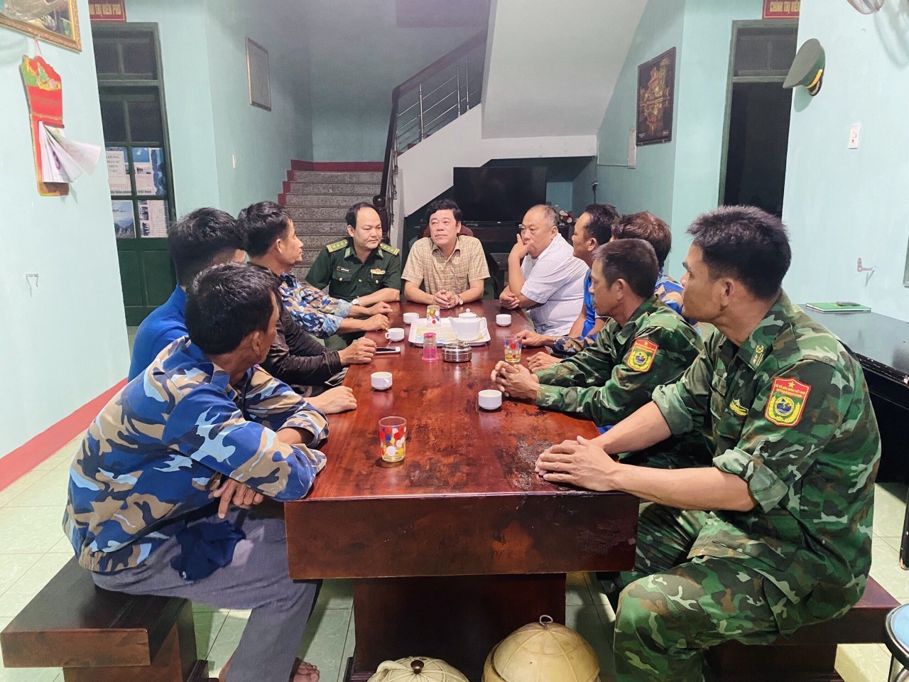 Mâu thuẫn thu mua hải sản, tàu cá bị đâm chìm, 6 ngư dân rơi xuống biển