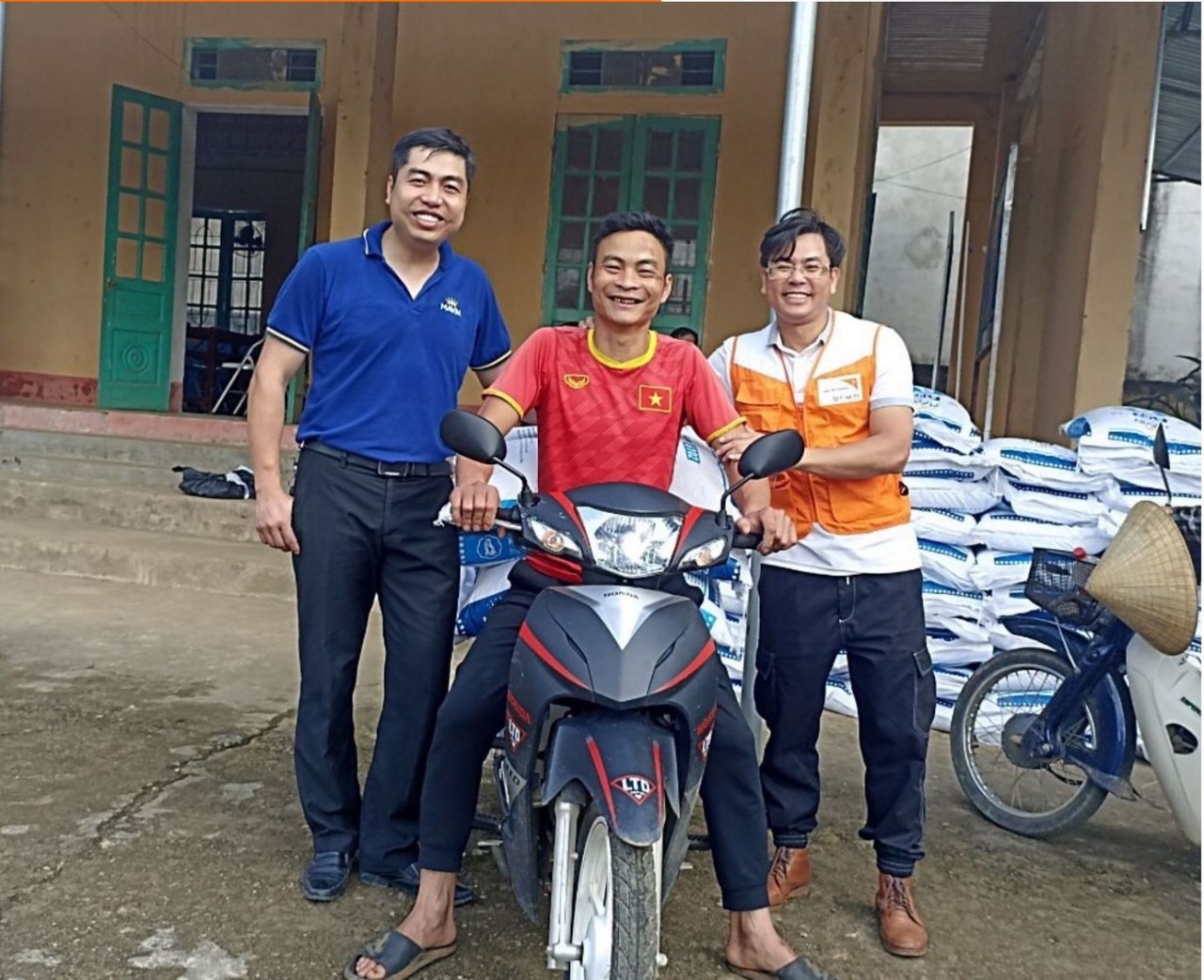 Hỗ trợ phát triển chăn nuôi cho các hộ dân tại huyện Thường Xuân, Thanh Hoá