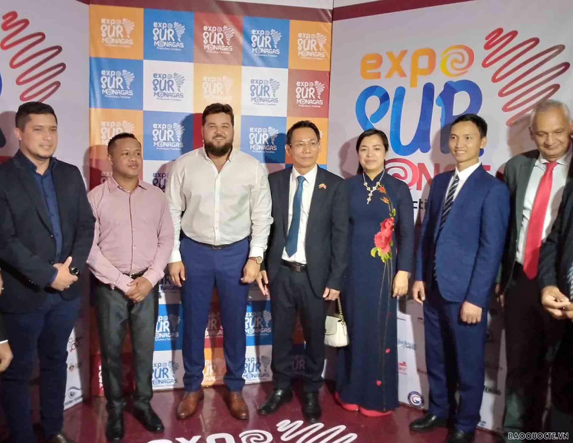 Đại sứ quán Việt Nam đã phối hợp với CAVENVIET triển lãm gian hàng Việt Nam tại Hội chợ Exposur Monagas – Tiềm năng và Du lịch 2022.