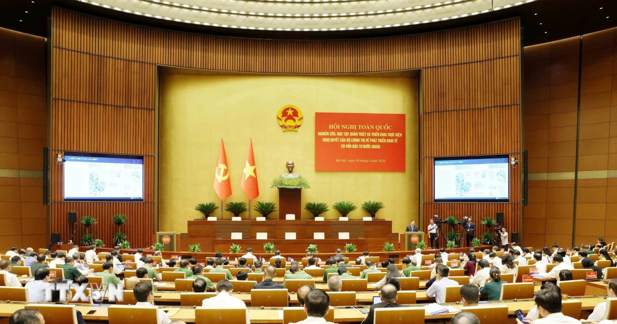 Nghiên cứu, học tập, quán triệt và triển khai thực hiện Nghị quyết số 10-NQ/TW Nghiên cứu, học tập, quán triệt và triển khai thực hiện Nghị quyết số 10-NQ/TW