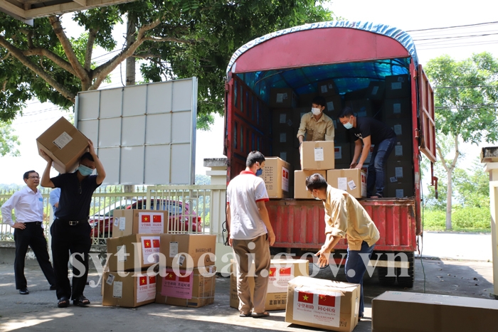 Vân Nam (Trung Quốc) hỗ trợ vật tư y tế cho 5 tỉnh Việt Nam phòng, chống dịch Covid-19
