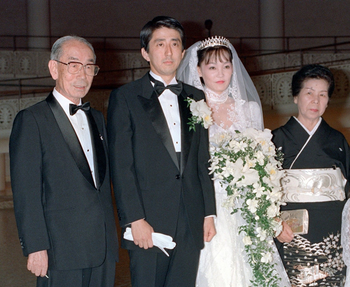 nhung hinh anh an tuong trong cuoc doi va su nghiep cuu thu tuong abe shinzo hinh anh 1