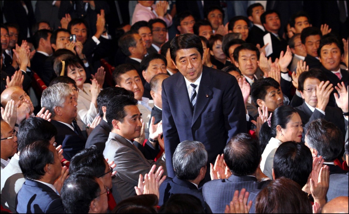 nhung hinh anh an tuong trong cuoc doi va su nghiep cuu thu tuong abe shinzo hinh anh 9