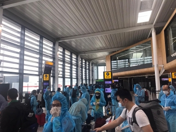 280 người Việt từ Anh, Đức, Thụy Sỹ, Đan Mạch và Séc về nước, cách ly tại Vân Đồn