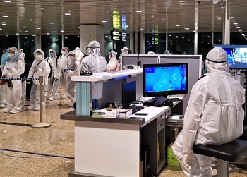 350 cong dan viet nam tu nhat ban ve nuoc an toan ha canh tai cam ranh