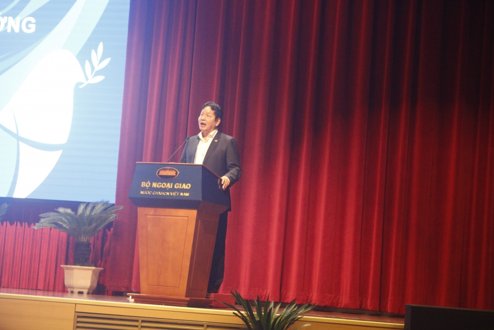 doi moi tu duy doi ngoai phai nhanh nhay phai di truoc mot buoc