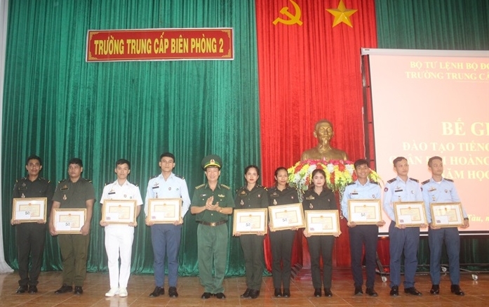 hoi khmer viet nam ho tro ba con nguoi viet chuyen doi nghe nghiep
