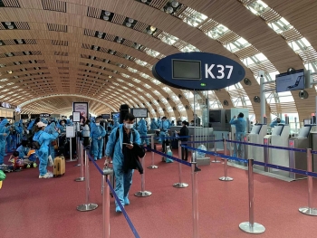 dua 280 cong dan viet nam tu phap maroc va chile ve nuoc